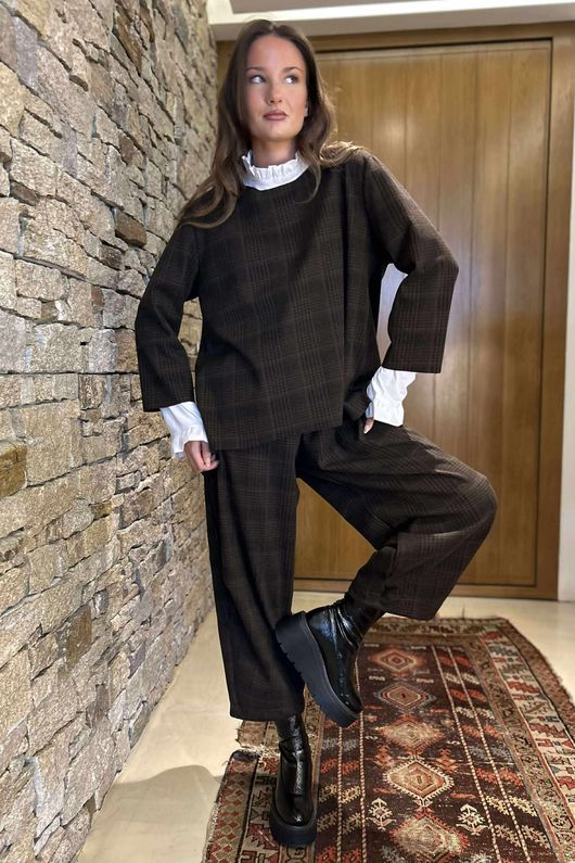 Highgrove Scuba Stretch Top Chocolate